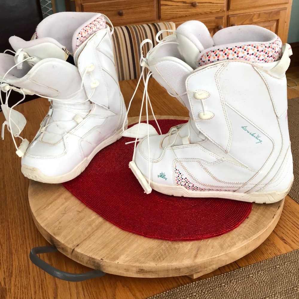 K2 women’s snowboard boots size 8